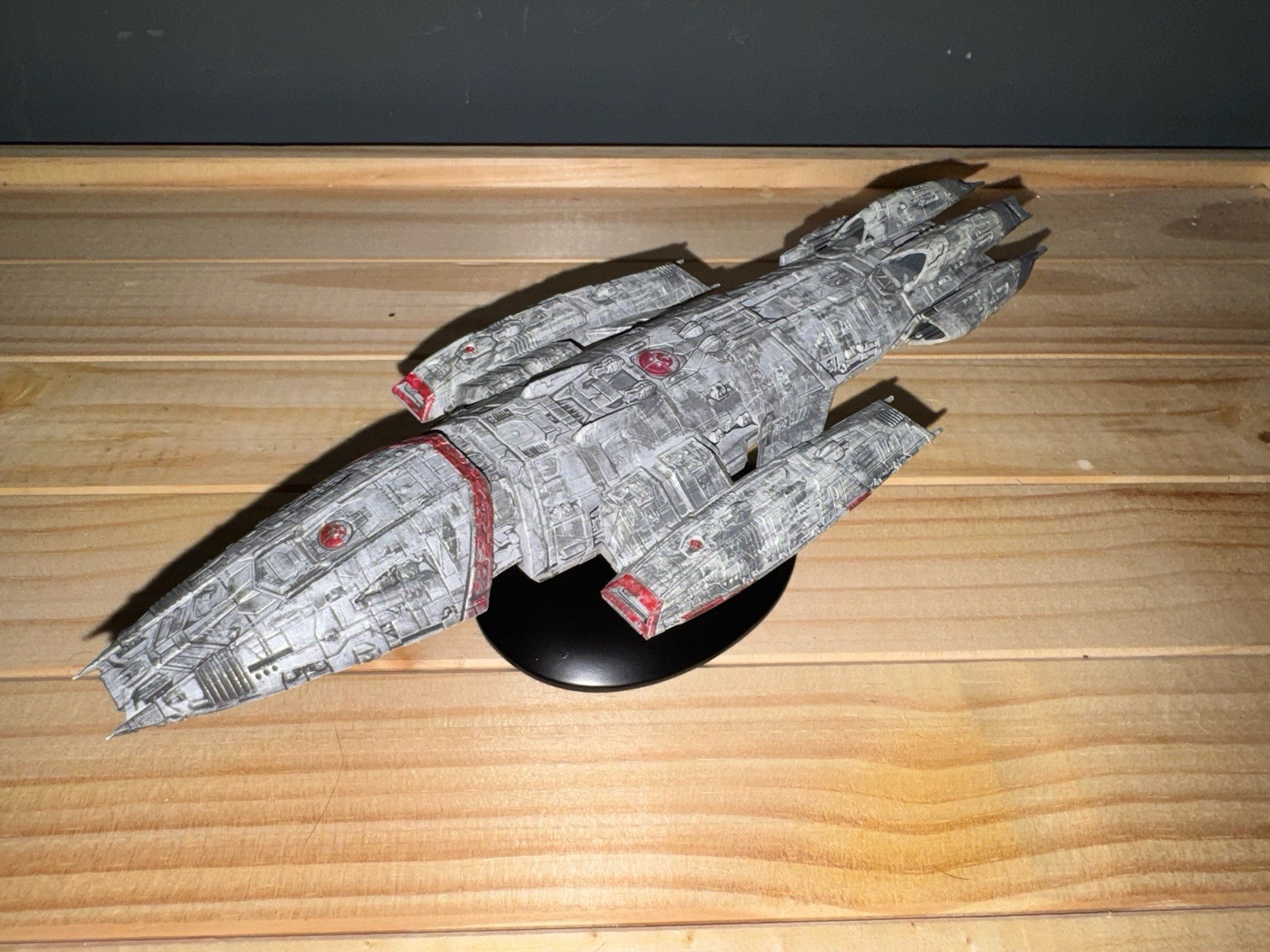 Eaglemoss Battlestar Valkyrie Die Cast & Plastic Model. Very Good Condition.