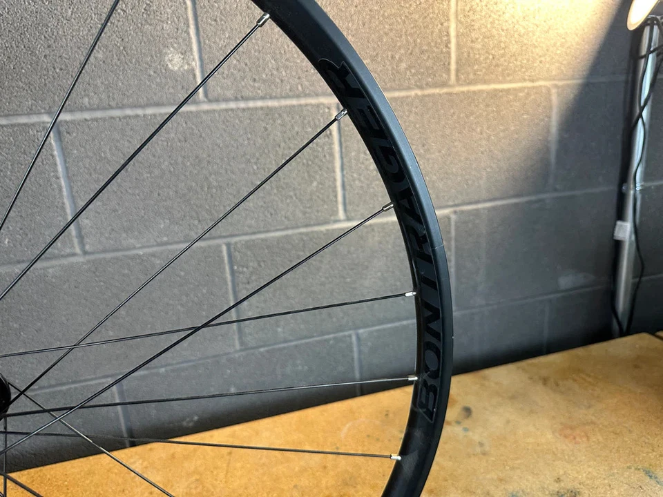 Rueda trasera MTB Bontrager Kovee 29" TLR Boost 12x148 Foto 3 de 4