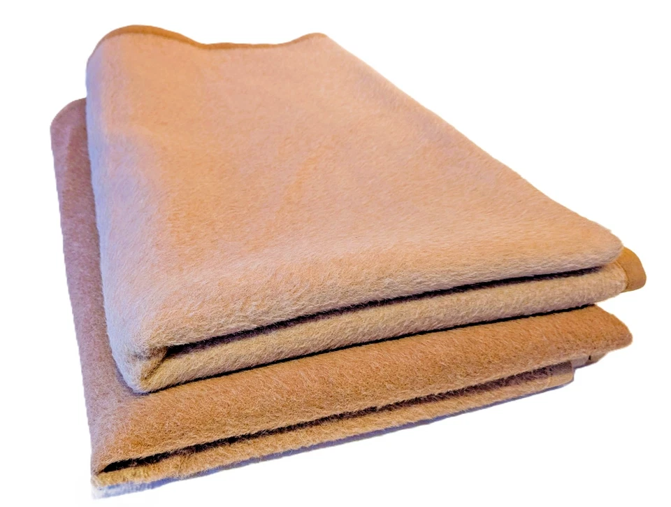 2 hochwertige Naturhaardecken (85 % Lama + 15 % Schurwolle) - Bild 2 von 4
