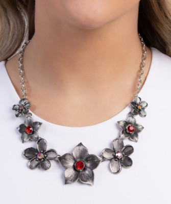 PAPARAZZI   Free FLORAL IRIDESCENT RED Flower  Necklace   Fav Favorite  VHTF