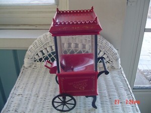 Godinger Silver Art Co Old Fashioned Gumball/Candy Cart Dispenser on Wheels