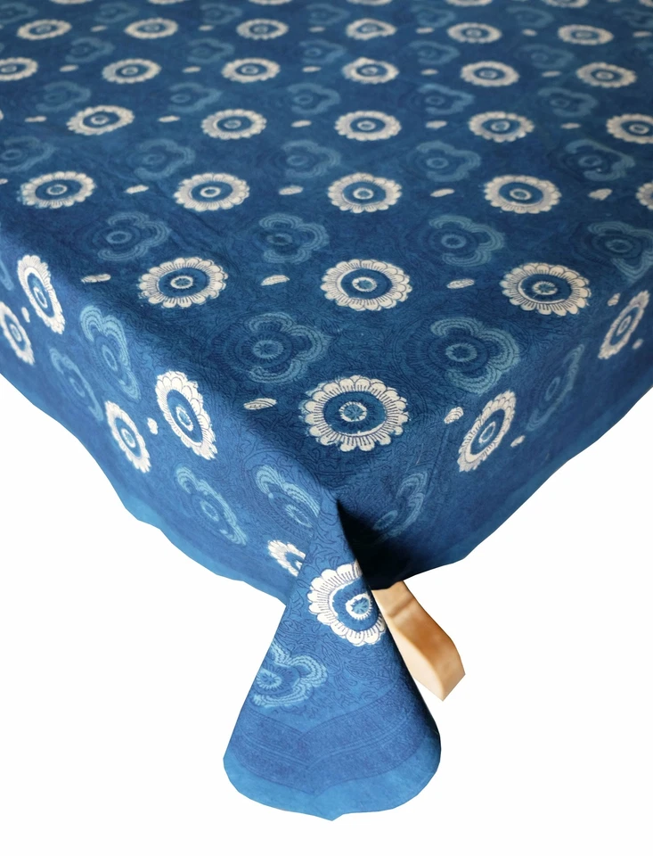 Mantel estampado en bloque a mano - Calico Indigo - 70" x 108" Foto 2 de 3