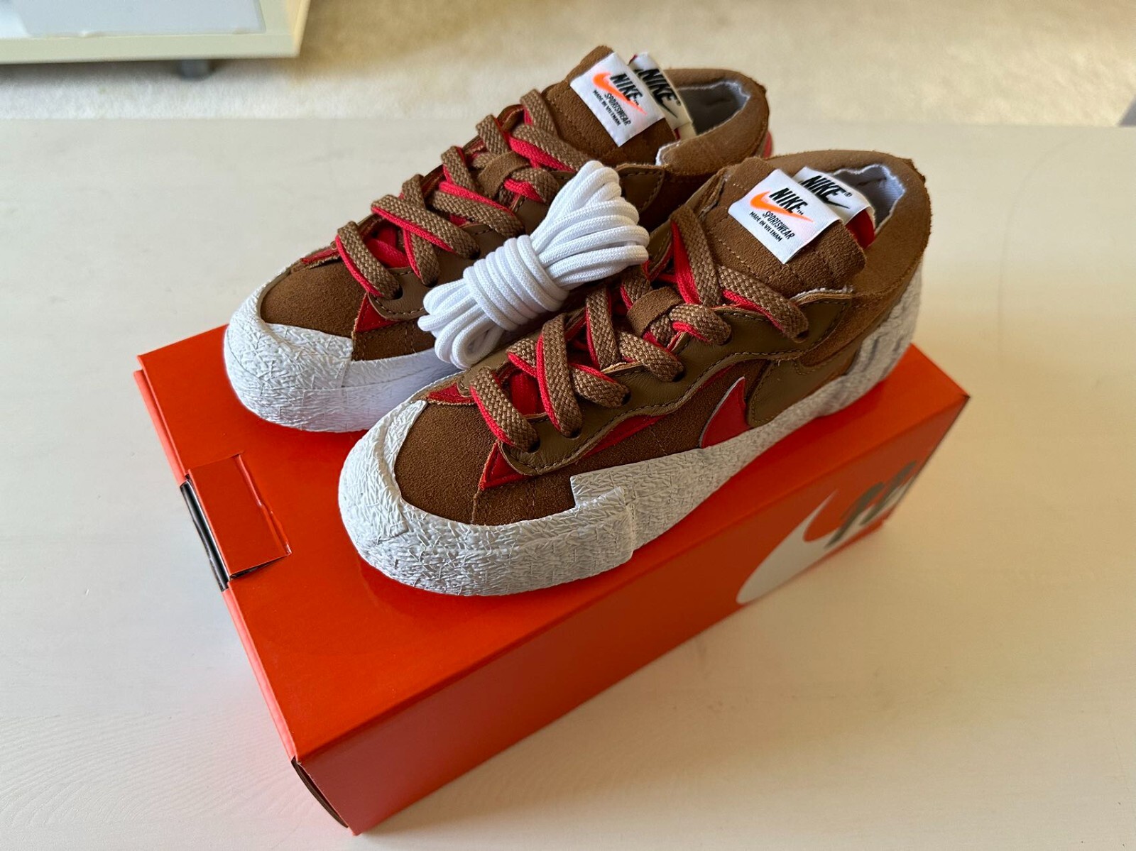 SACAI X NIKE Nike Blazer Low x Sacai British Tan DD1877 200 Uomo Taglia US 3 5 SPEDIZIONE IN GIORNATA