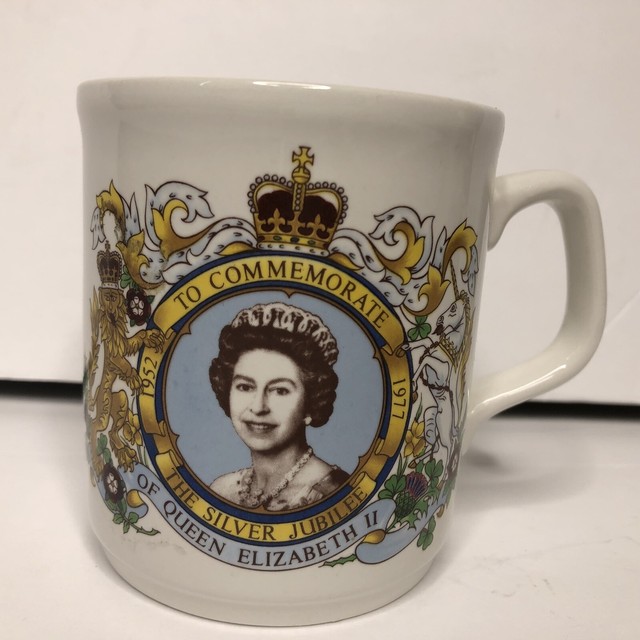 Queen Elizabeth II Silver Jubilee Mug 1977 8 oz 3.25" England eBay