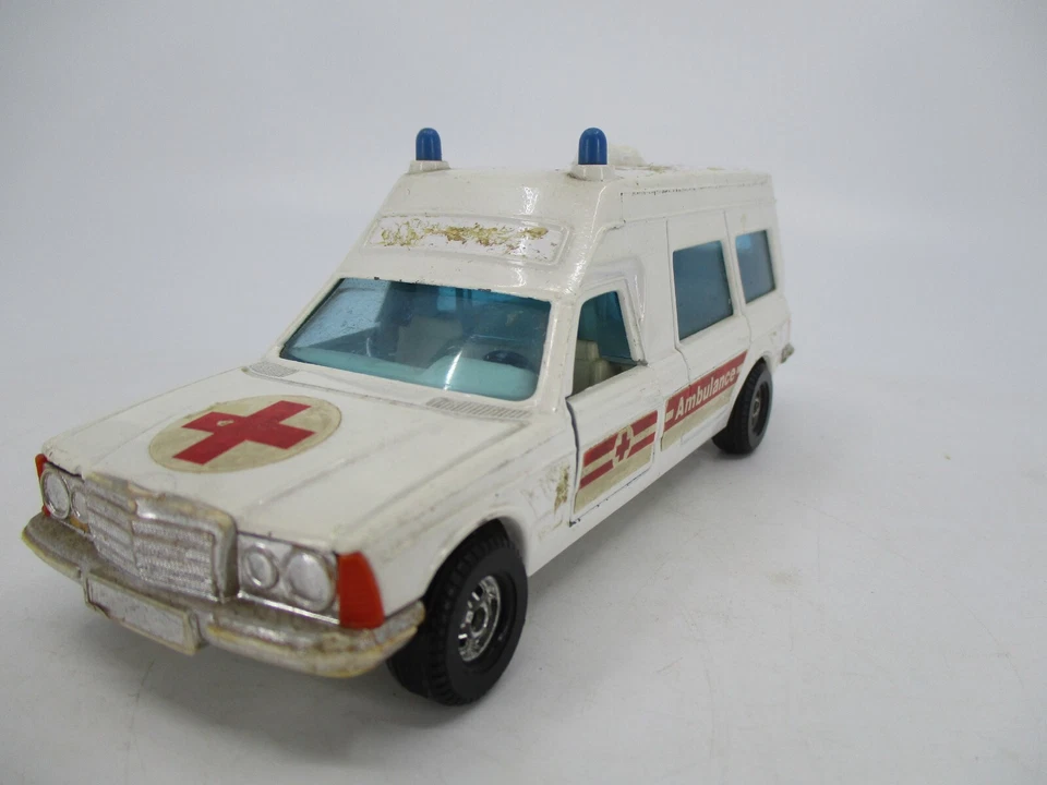 AW332 CORGI MERCEDES BENZ BONNA 2500 AMBULANCE 14,5 CM LONG REF 406 - Photo 2/4