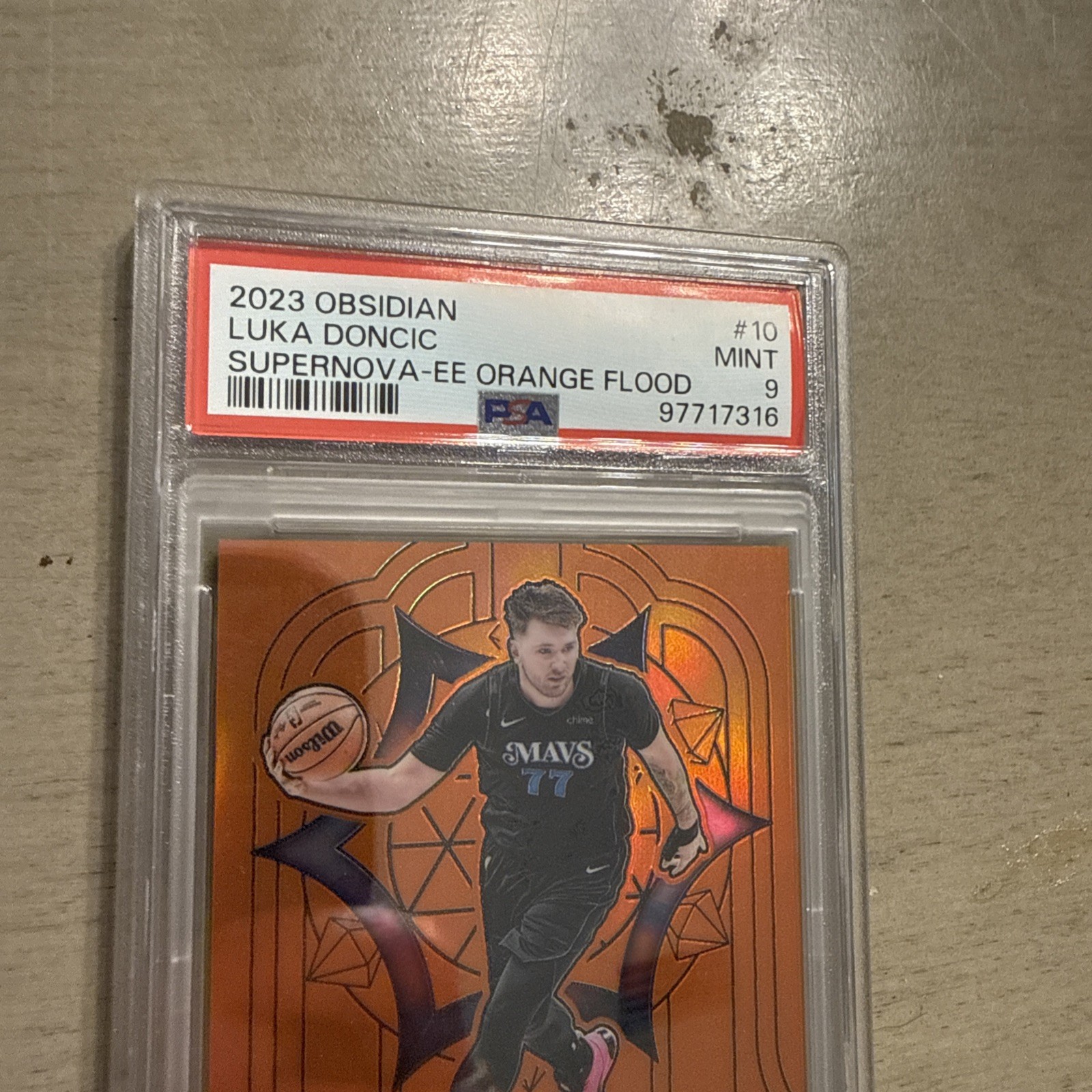 2023 Obsidian LUKA DONCIC SUPERNOVA Electric Etch Orange Flood /75 PSA 9 MINT view 3