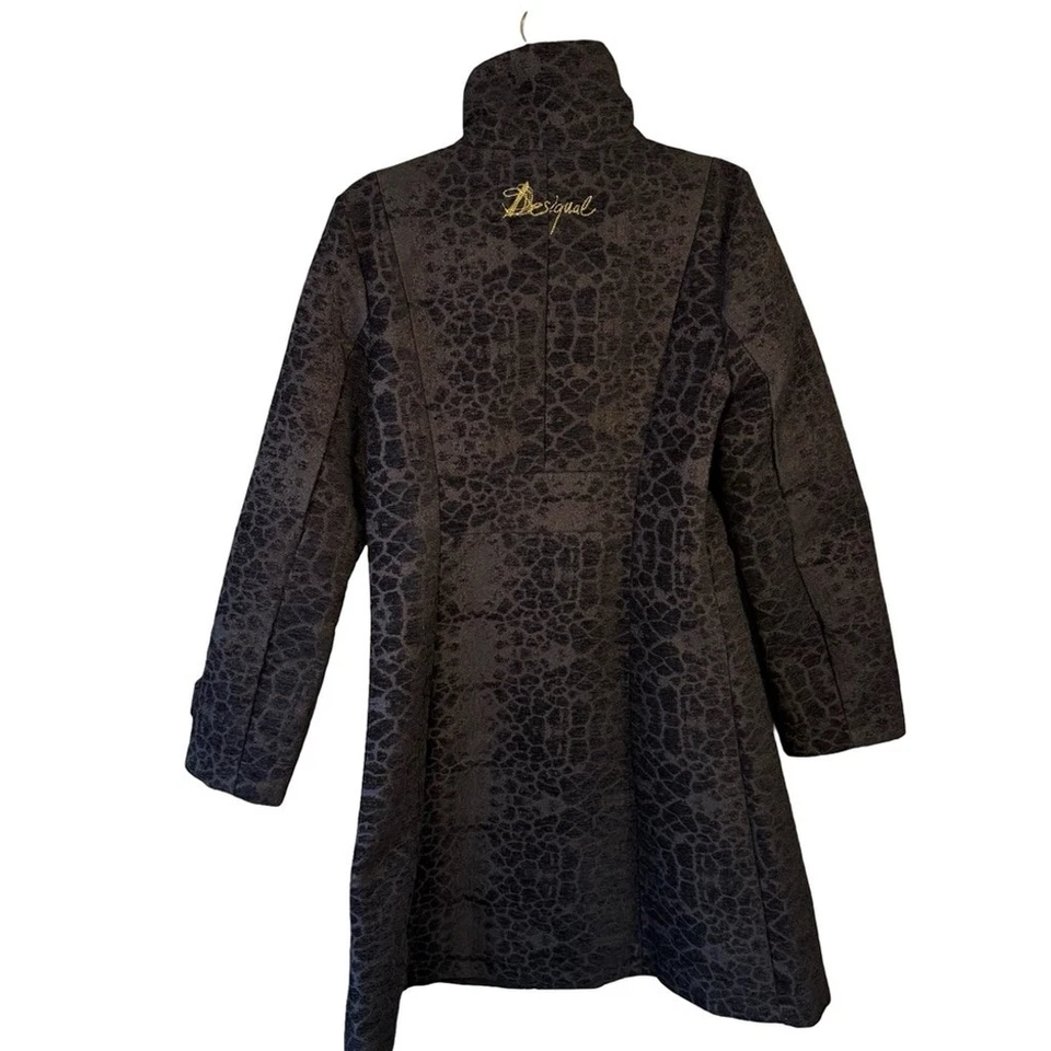 Gabardina de jacquard con textura negra Desigual talla 42 M L invierno Foto 2 de 4