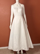 VENUS Informals White Sleeveless wedding Dress Size 12