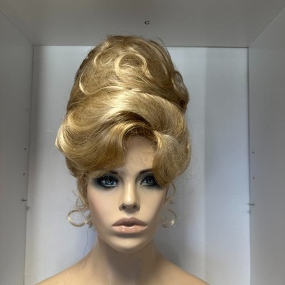 VEGAS GIRL WIGS  BEEHIVE GOLDEN BLONDE FROSTED AWESOME L;OOK