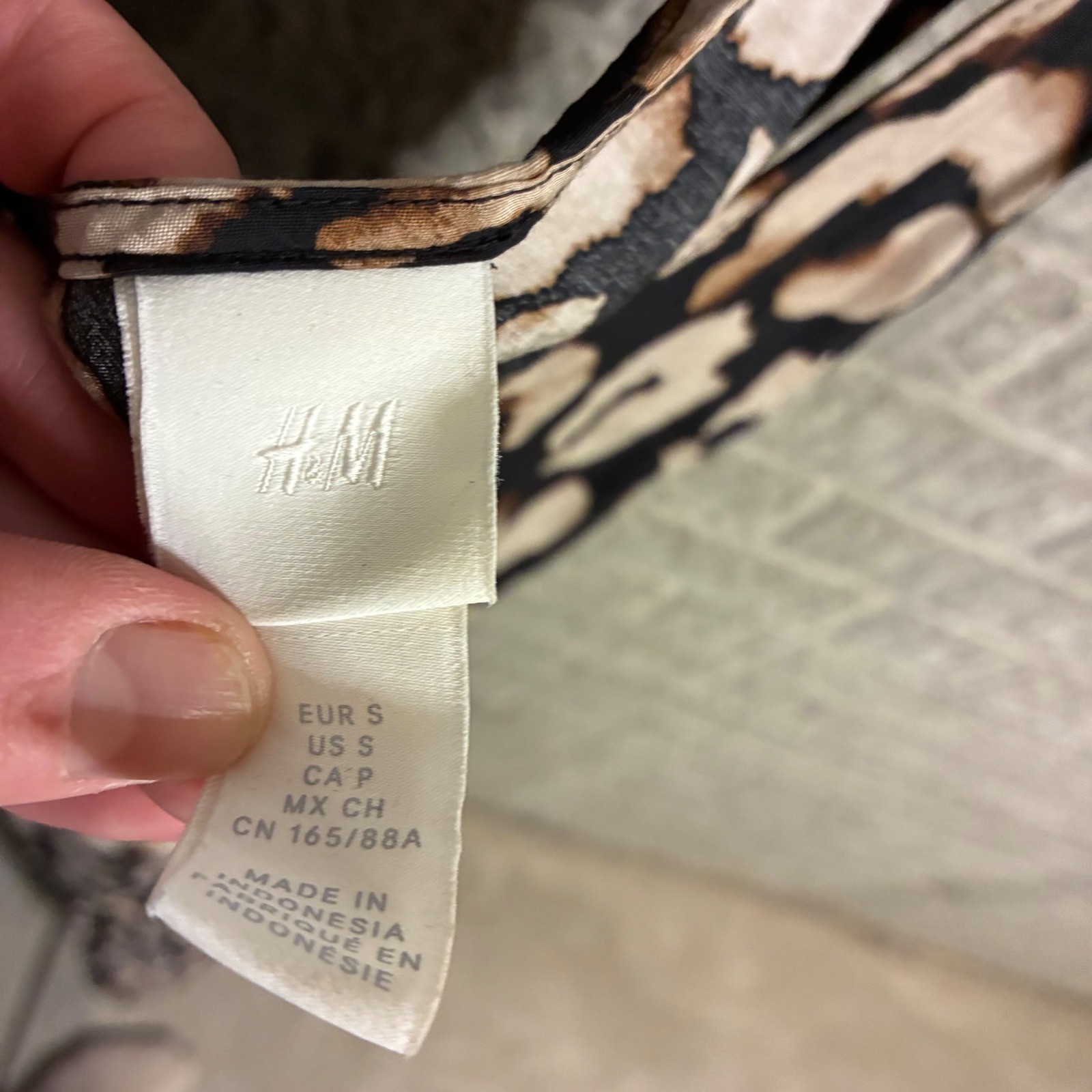 H M Women S Leopard Print V Neck Midi Dress Black Tan Sleeveless Casual thumbnail 4