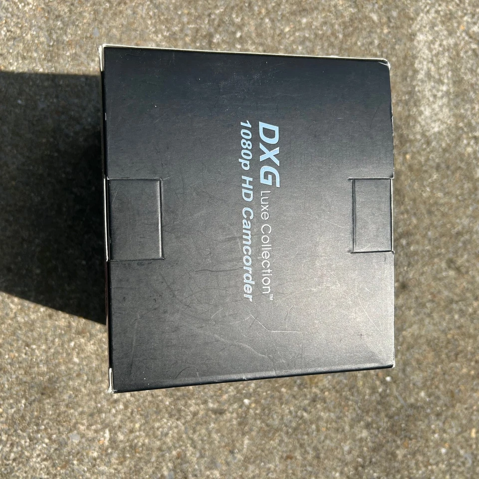 NEW DXG Luxe Collection DXG-5C8V HD 1080P 5.0 Megapixel Camcorder - Image 2 of 4