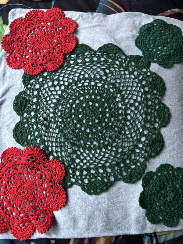 VTG Lot of 5 Doilies Red and Green Circles For Christmas Holidays 13”, 7”, 5”