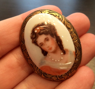 STUNNING VINTAGE ESTATE SIGNED FRANCE LIMOGES CAMEO 1 5/8" BROOCH! G44954