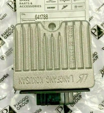 REGOLATORE DI TENSIONE ORIGINALE PIAGGIO 641788 