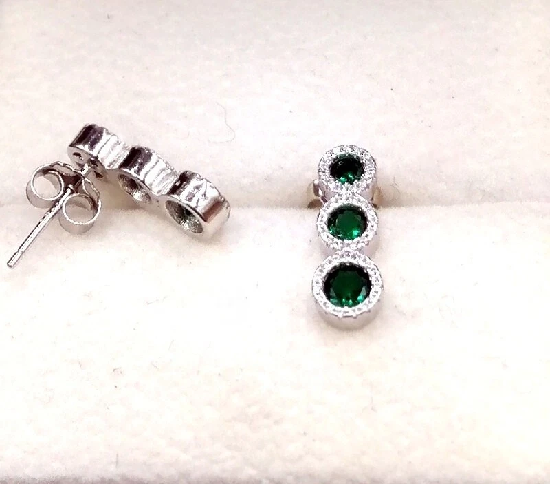 ORECCHINI TRILOGY IN ORO BIANCO 18 KT. TIT. 750 CON SMERALDI E BRILLANTI. - Imagen 3 de 4