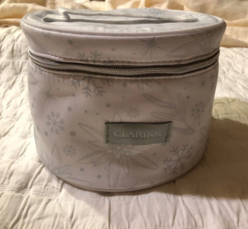 Clairns Leche Limpiadora Terciopelo Tamaño Completo con 3 Limpiadores de Muestra + Suero en Estuche Foto 2 de 4