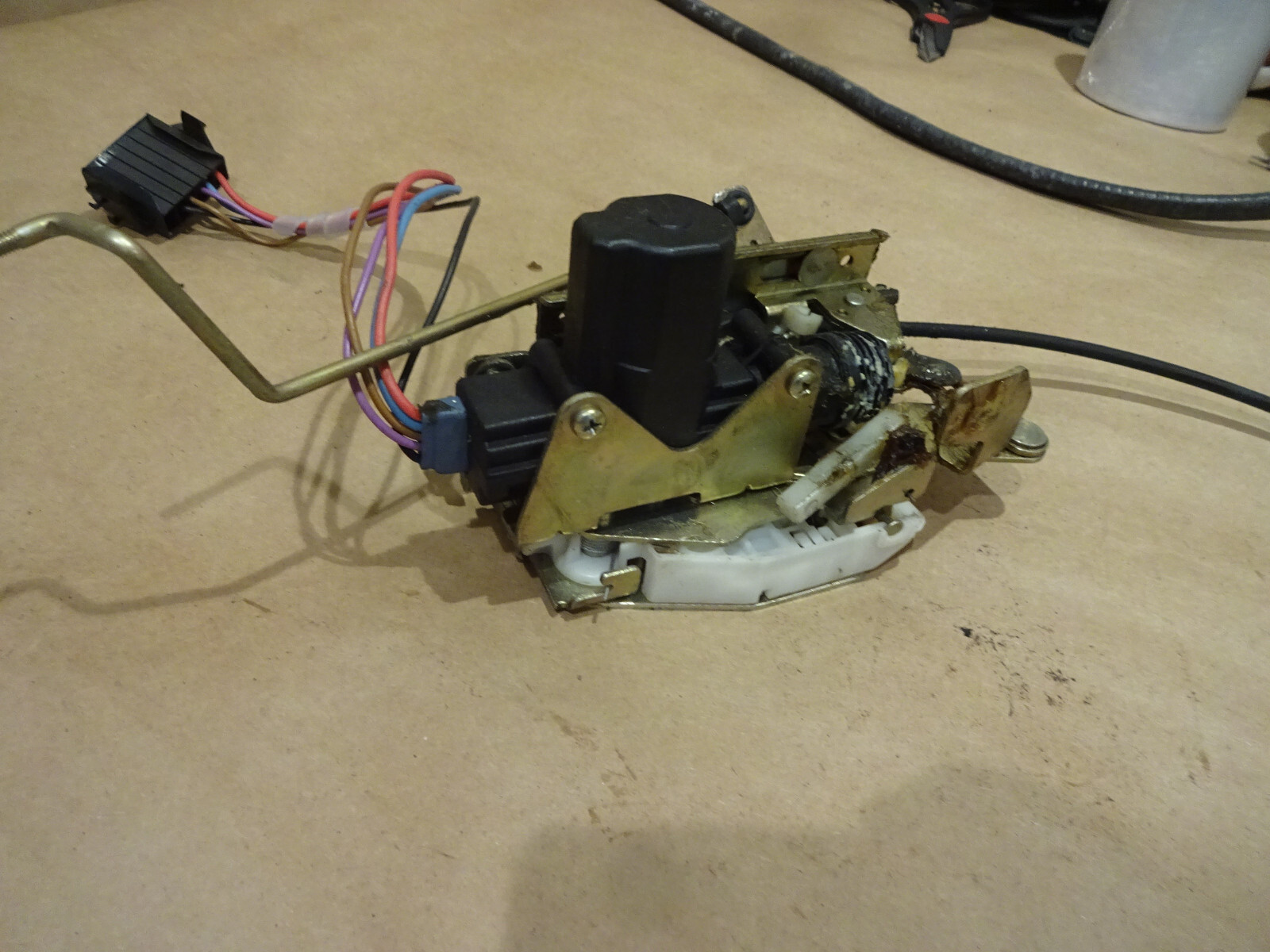 Ferrari, 355-348,  RH Door Lock w/ Actuator Valid For Spider  P/N 64685200