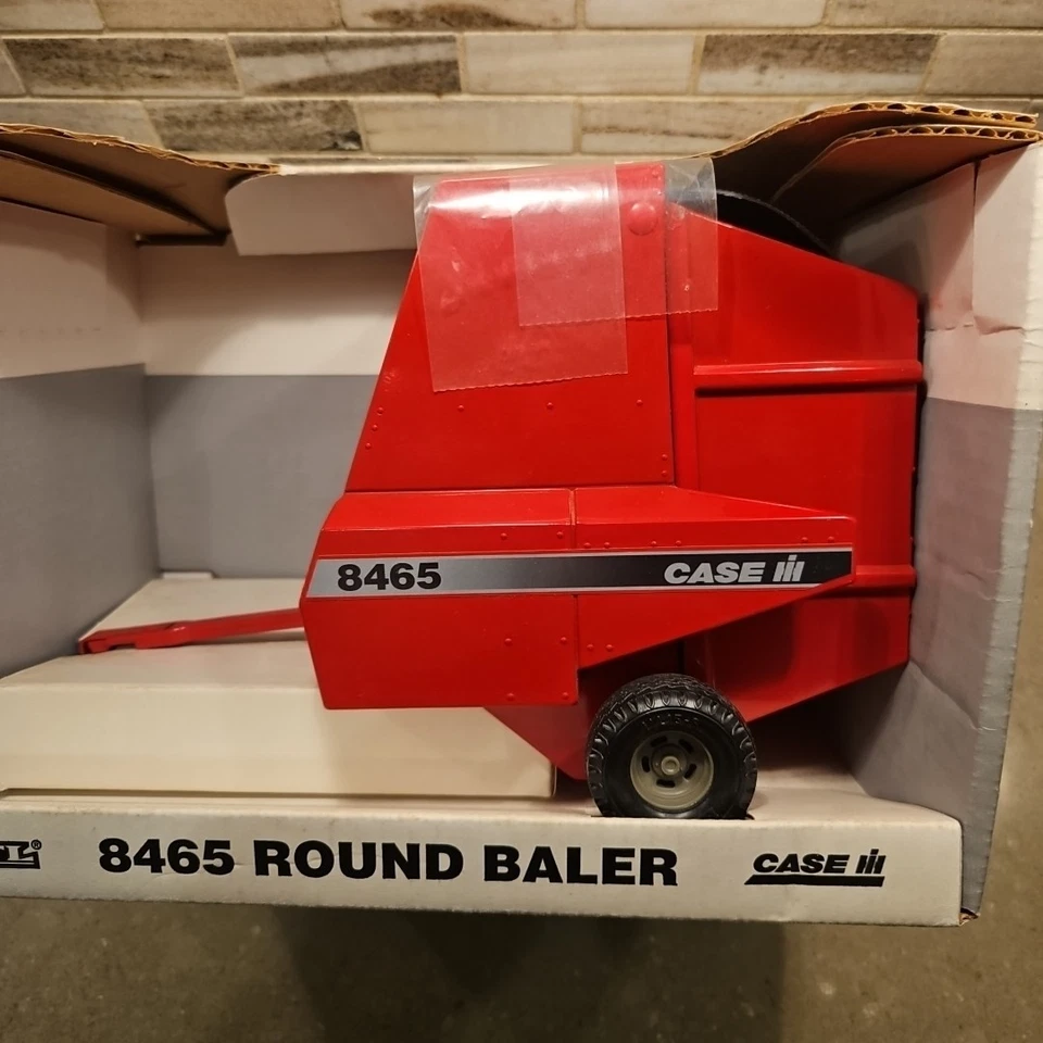 1995 VINTAGE Case IH Round Baler No. 8465 Ertl Part 2811 1/16th NEW IN ORIG BOX - Image 4 of 4