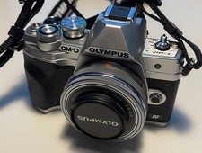 Olympus OM-D E-M10 Mark IV Mirrorless Camera w/ Double Zoom Kit From JAPAN