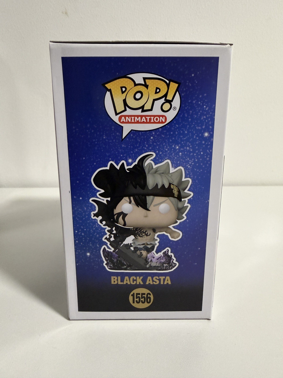 Funko Pop! Animación Trébol Negro Negro Asta #1556 Brilla en la Oscuridad