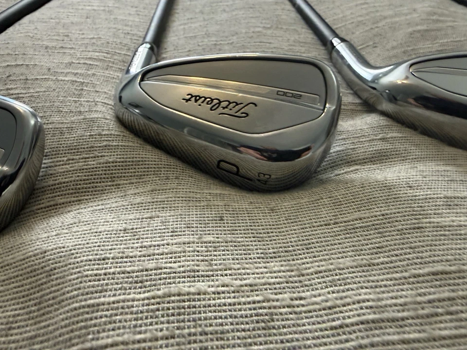 Juego de plancha Titleist 200 nuevo - Flexión regular 80 G MMT grafito varilla de hierro nuevo agarre GP Foto 4 de 4