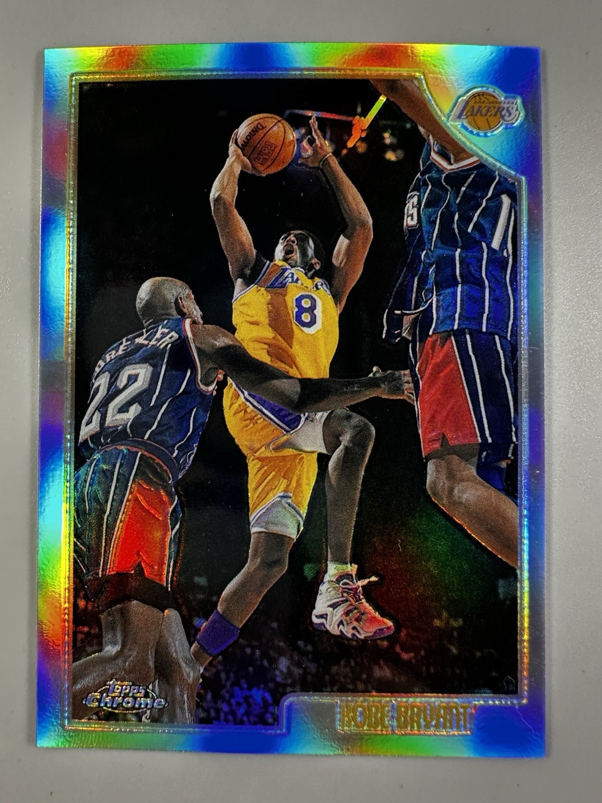 1998-99 Topps Chrome Kobe Bryant #68 Refractor Lakers