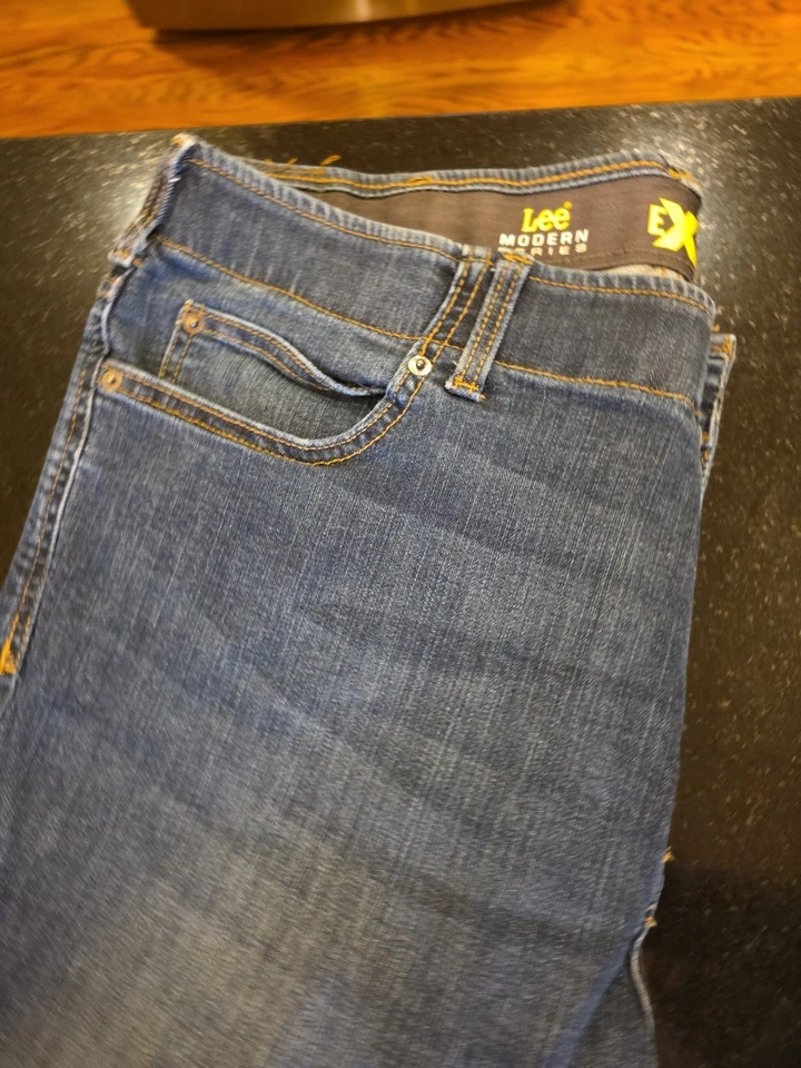 Jeans masculino Lee série moderna ajuste reto perna cônica movimento extremo, 38x32 - Imagem 4 de 4