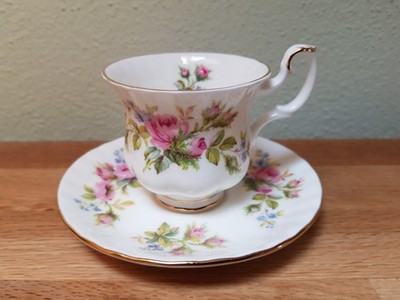 Royal Albert Bone China England Goldrand Mokkatasse 2tlg. Blumen