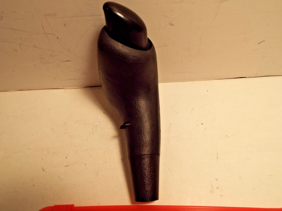 2001 Oldsmobile Alero Shift Knob for A/T. - Image 3 of 3