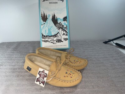 NEW 2479 Laurentian Chief Womens Beaded Deer Moccasins Made in Canada