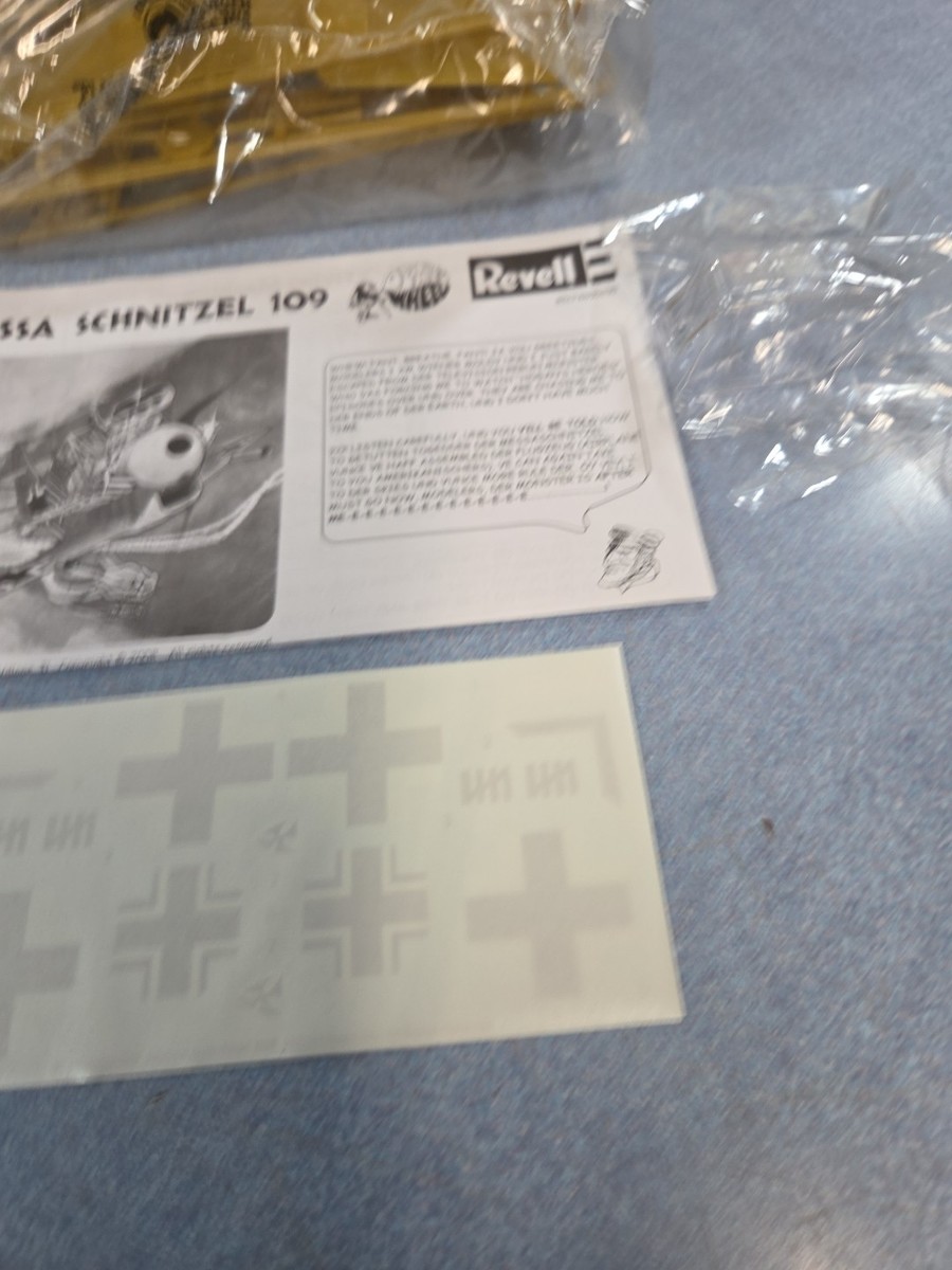 Revell Messa-Schnitzel 109 Old School Deals Wheels Model Kit NEW