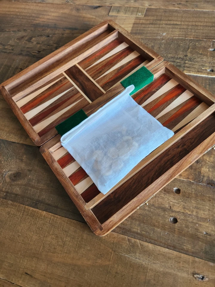 Wooden Backgammon Set 25cm - Great for Travel, Games Nights - Image 4 of 4