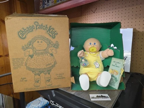 Vintage Cabbage Patch Baby 1983 Yellow Outfit With Box