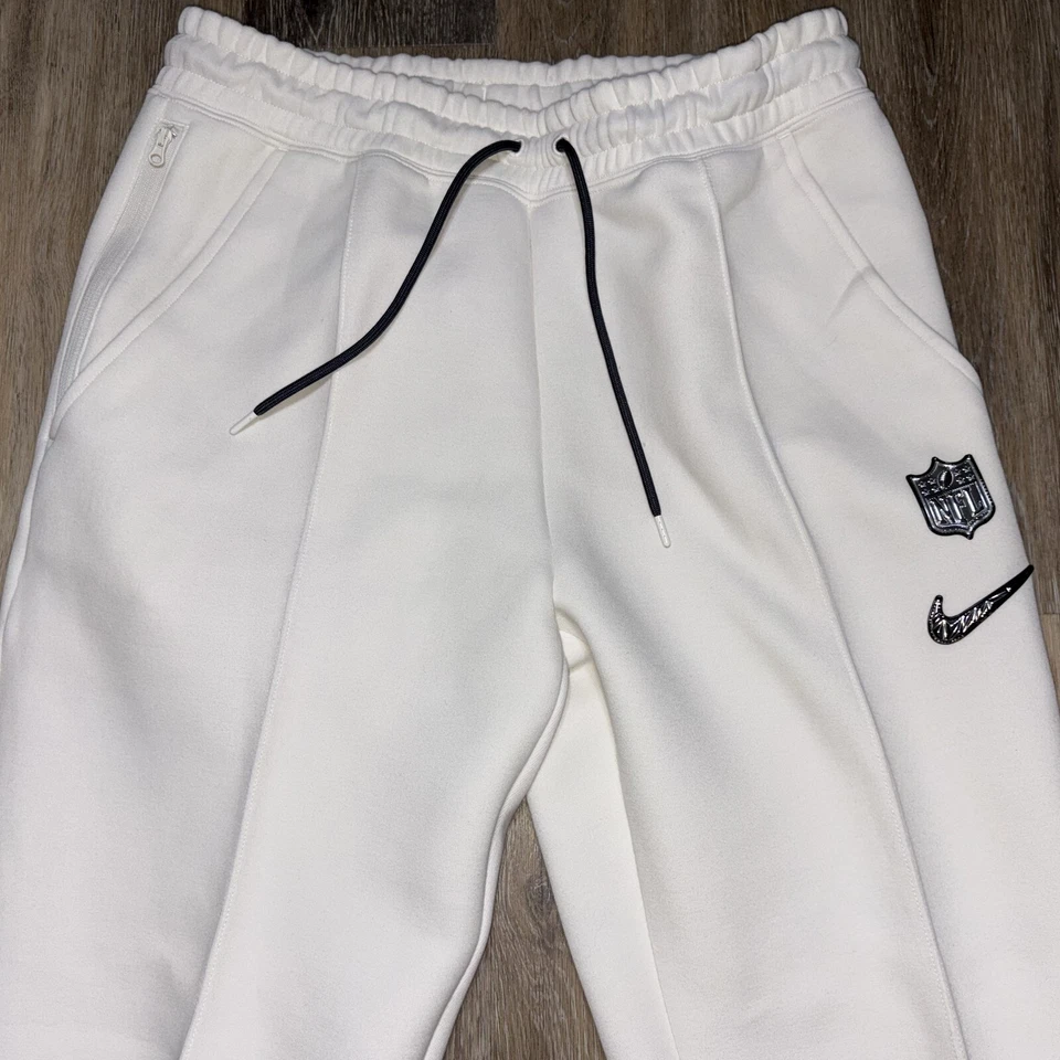 Nike Super Bowl 59 LIX Opening Night Tech Polar Joggers Crema Águilas vs Chiefs Foto 4 de 4
