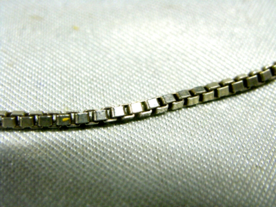 Ancien Collier Chaîne En Argent Massif - Maille Cubique - Bijou Vintage Argenté - Occasion
