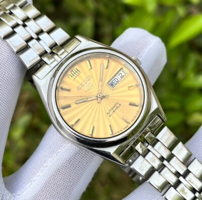 Vintage Seiko 5 Cocktail Elegance Dial Automatic Japan Made Men Watch 7s26-0070