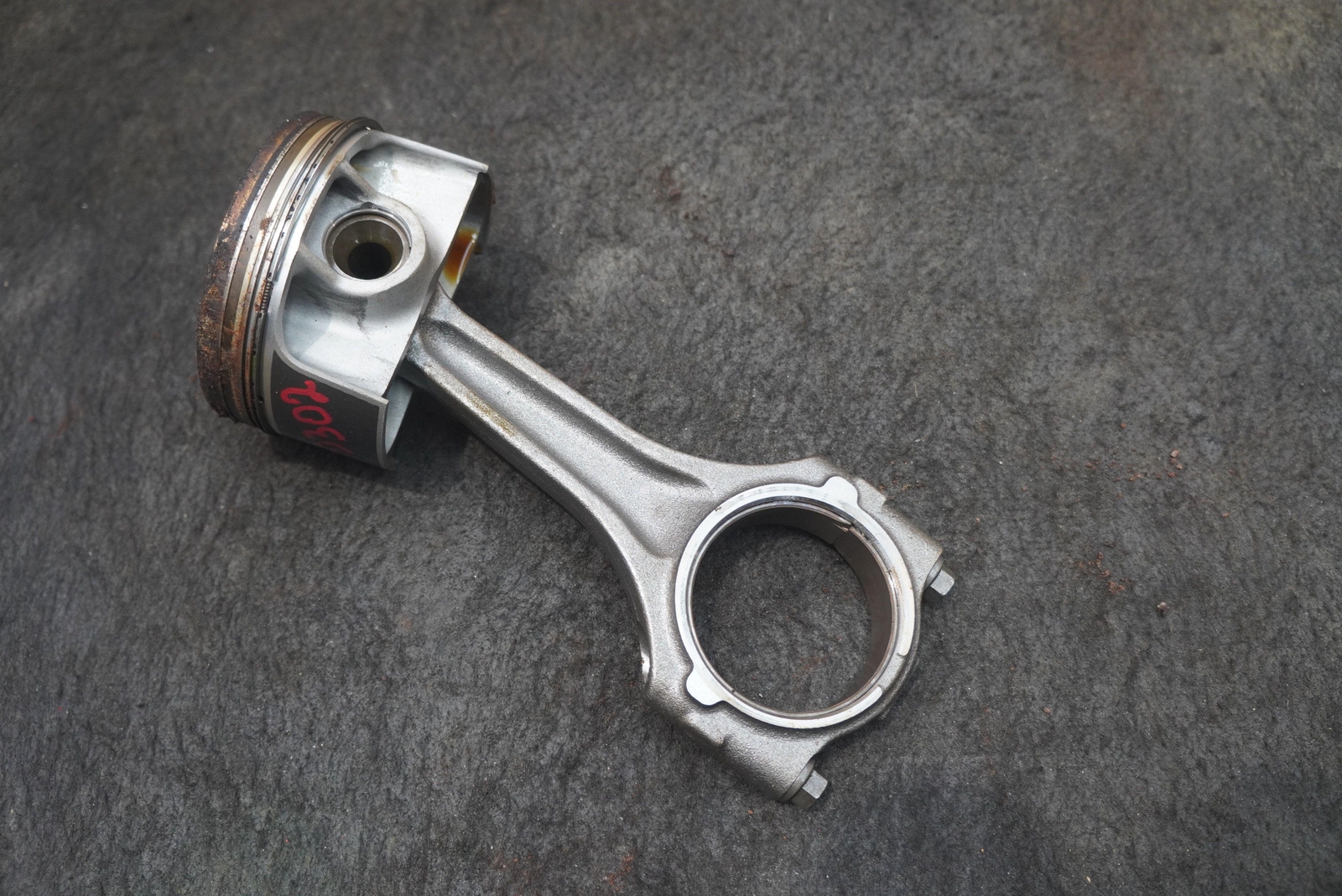 Engine Piston Connecting Rod 5.2L V12 AE31 HY53-6100-AA Aston Martin DB11 2017