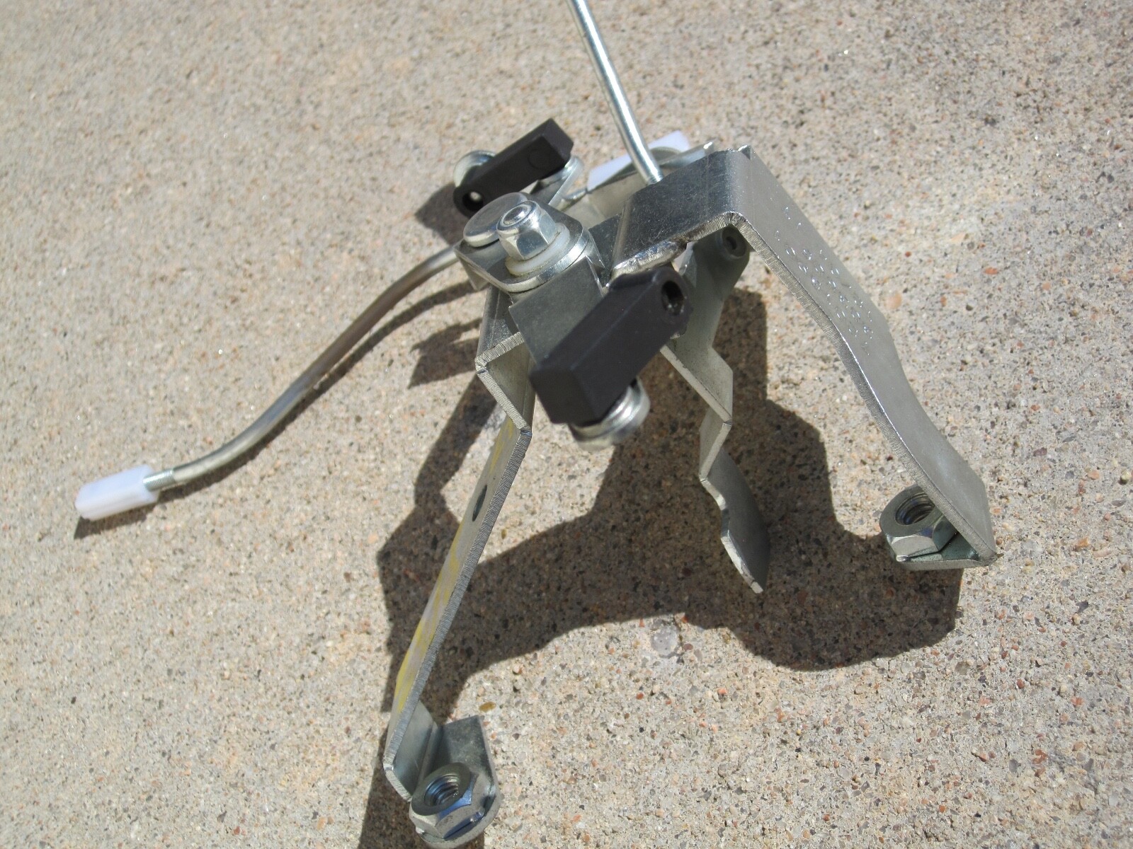 02-2010 LAMBORGHINI MURCIELAGO LEFT SIDE DRIVER DOOR LATCH LEVER BRACKET 