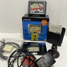 Garmin nuvi 260 Automotive Mountable GPS Navagation w/ Accessories B1