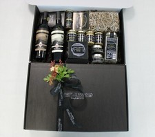 CESTI NATALIZI CONFEZIONE REGALO SELENE - PRODOTTI AL TARTUFO E VINO