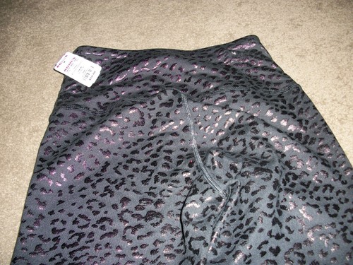 So Easy Leopard/Cheetah Leggings Black and Gold Metallic Size XS - Picture 3 of 3