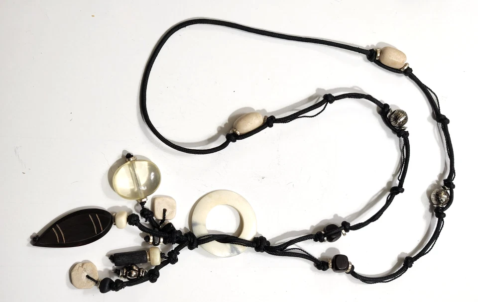 Collar Cordón Nylon Negro Piedras Naturales Lucita Colgante Étnico Tribal Africano Foto 2 de 4