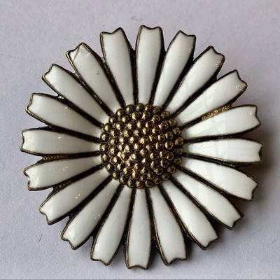 ANTON MICHELSEN DENMARK STERLING SILVER SIGNED ENAMELED DAISY FLOWER BROOCH