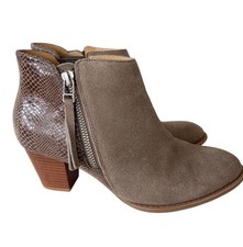 Vionic Women s 7 Suede  Ankle Booties Snakesk...