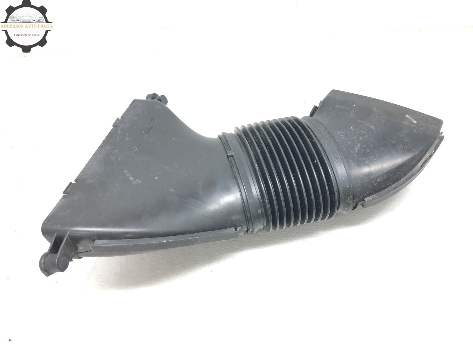 2017-2020 MASERATI LEVANTE LEFT DRIVER FRONT AIR CLEANER INTAKE DUCT HOSE OEM