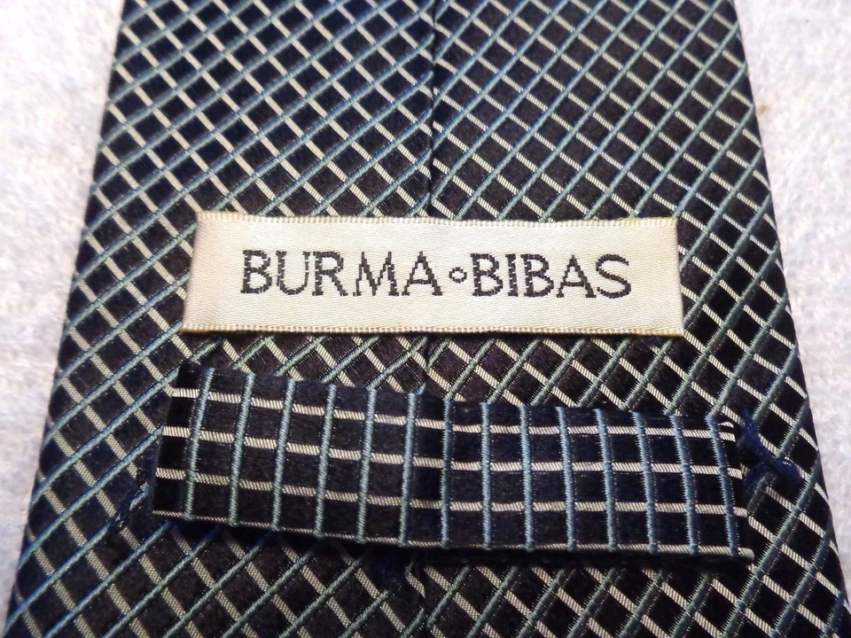 Gravata masculina Birmânia Bibas preta com xadrez verde e branco 4 x 59 - Imagem 4 de 4