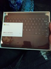 Microsoft KCS00084 Signature Type Cover for Surface Go - Poppy Red