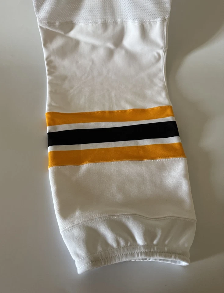 adidas XL Boston Bruins Made In Canada White Pro Stock Team Issued Hockey Socks - Image 2 of 4