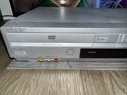 Sony SLV-D370P DVD Player VCR VHS Recorder Combo No Remote - Picture 3 of 13