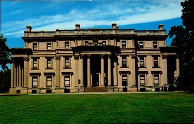 Vintage postcard Vanderbilt Mansion in Hyde Park New York Historic Site